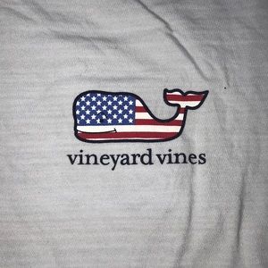 hooded vineyard vines long sleeve shirt